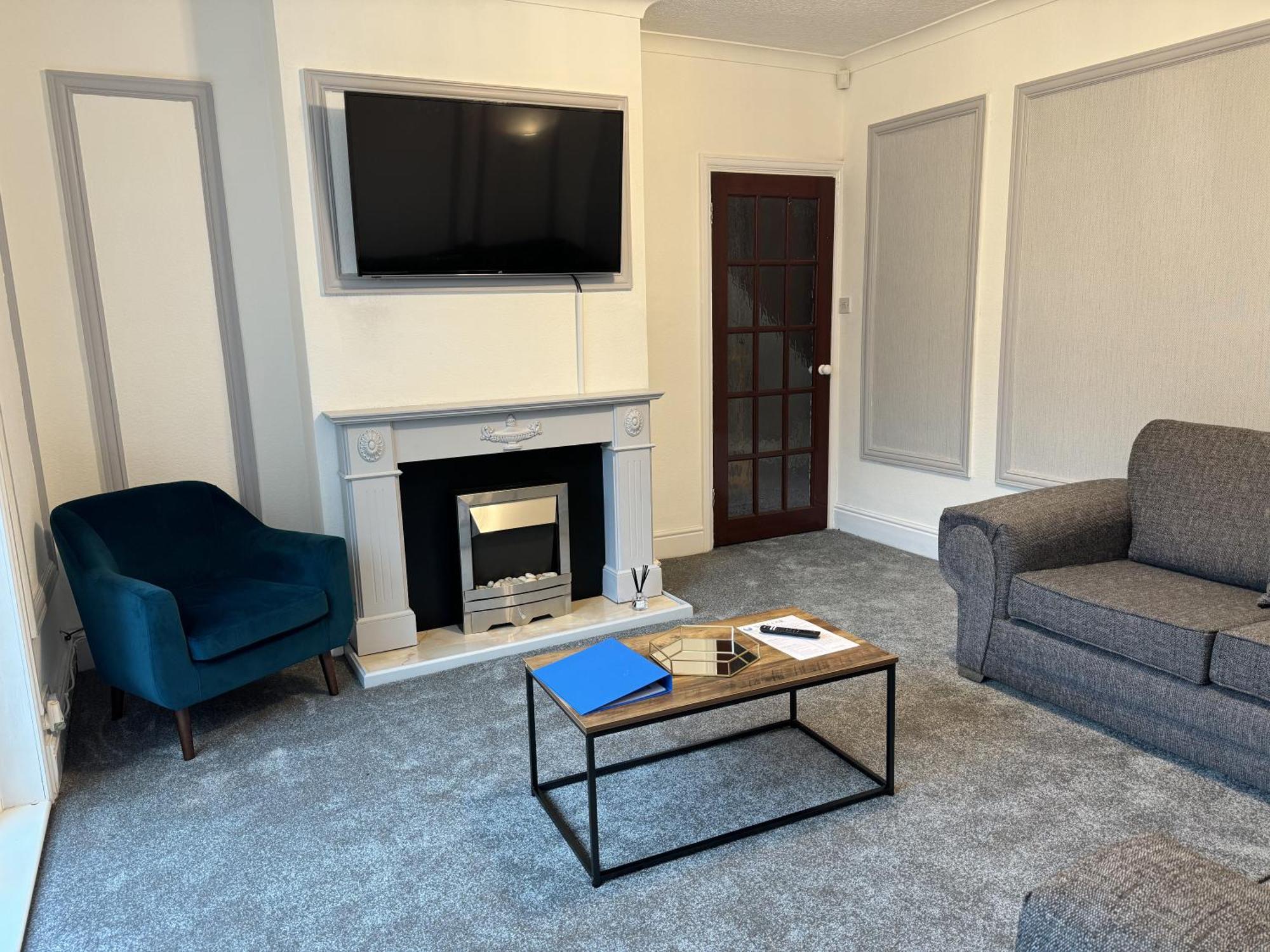 Huge 9 Bed Property Sleeps 17, Near Nec, City Centre, Hs2 Birmingham Ngoại thất bức ảnh