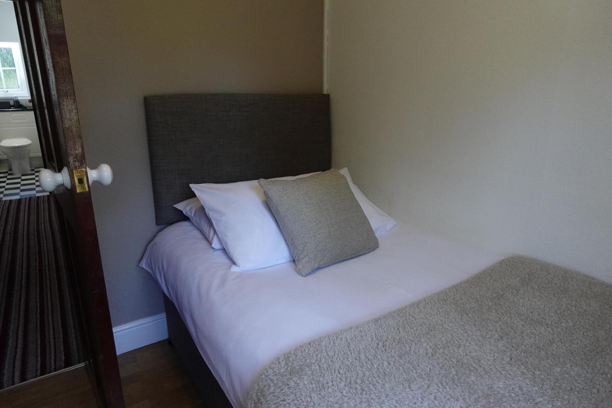 Huge 9 Bed Property Sleeps 17, Near Nec, City Centre, Hs2 Birmingham Ngoại thất bức ảnh
