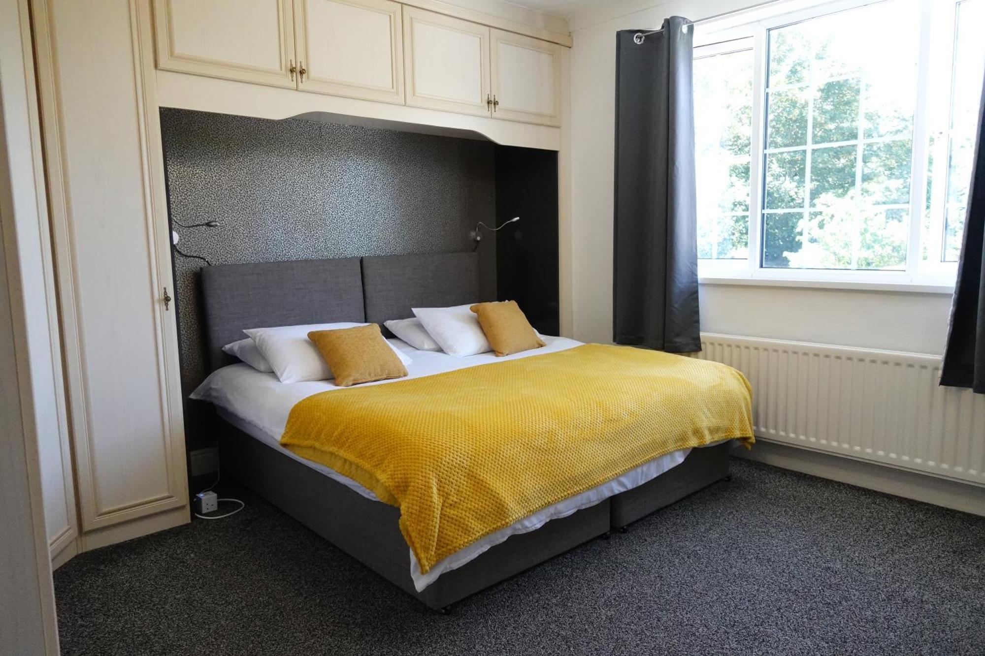 Huge 9 Bed Property Sleeps 17, Near Nec, City Centre, Hs2 Birmingham Ngoại thất bức ảnh