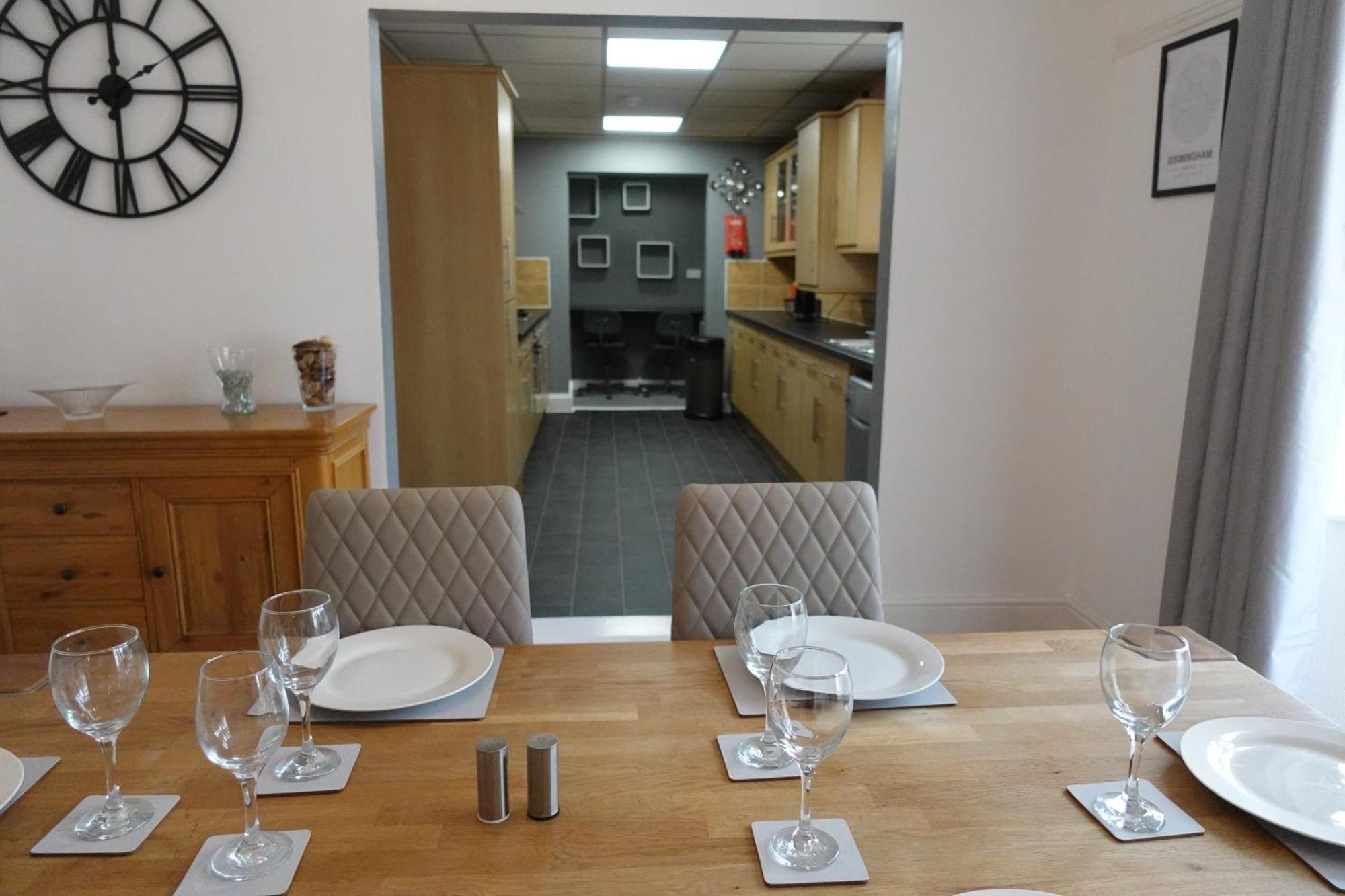 Huge 9 Bed Property Sleeps 17, Near Nec, City Centre, Hs2 Birmingham Ngoại thất bức ảnh