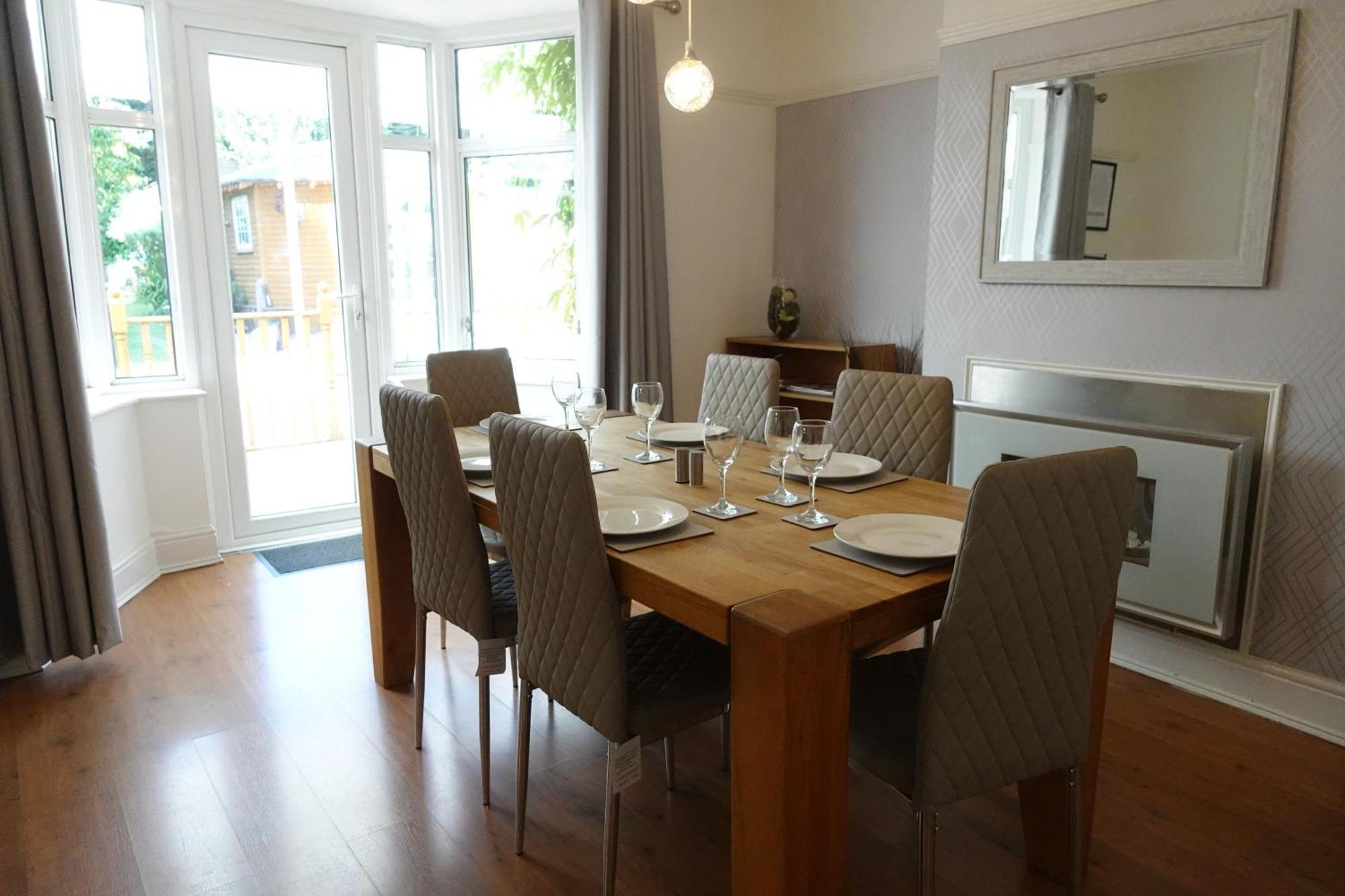Huge 9 Bed Property Sleeps 17, Near Nec, City Centre, Hs2 Birmingham Ngoại thất bức ảnh
