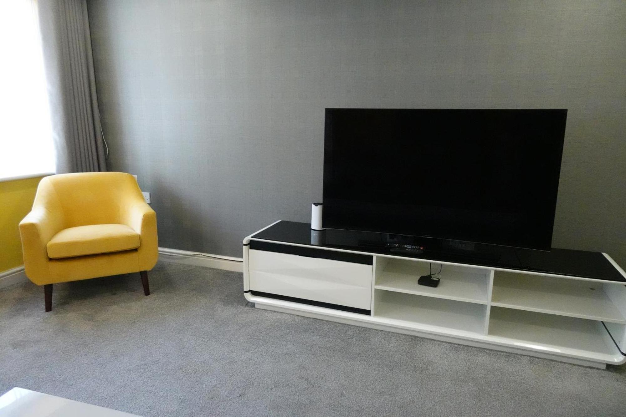 Huge 9 Bed Property Sleeps 17, Near Nec, City Centre, Hs2 Birmingham Ngoại thất bức ảnh